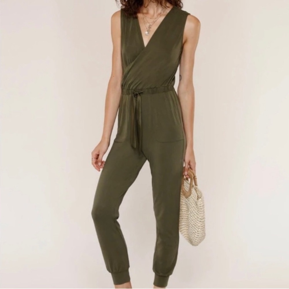 Heartloom Rivky Knit Jumpsuit Jogger Style Surplice Front Olive Green Sz M